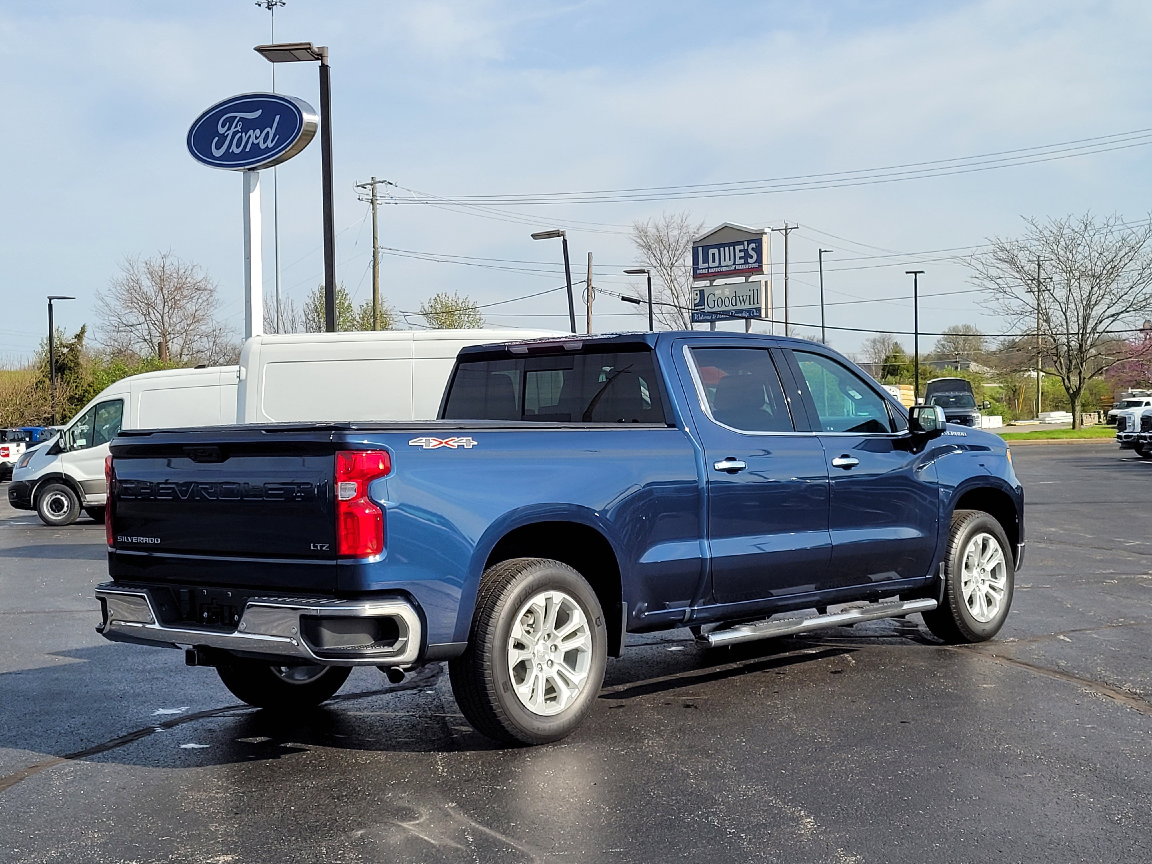 Used 2022 Chevrolet Silverado 1500 LTZ w/ LTZ Convenience Package II image 4