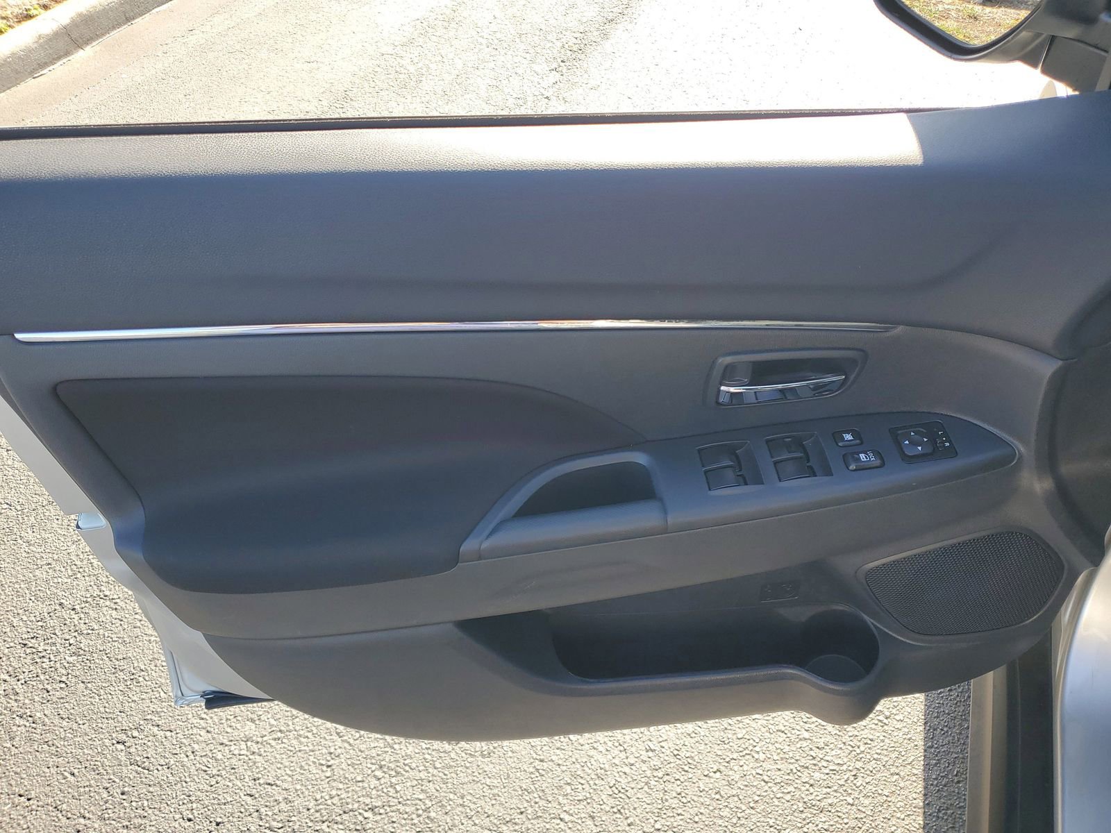Used 2025 Mitsubishi Outlander Sport ES AWD/4WD image 12