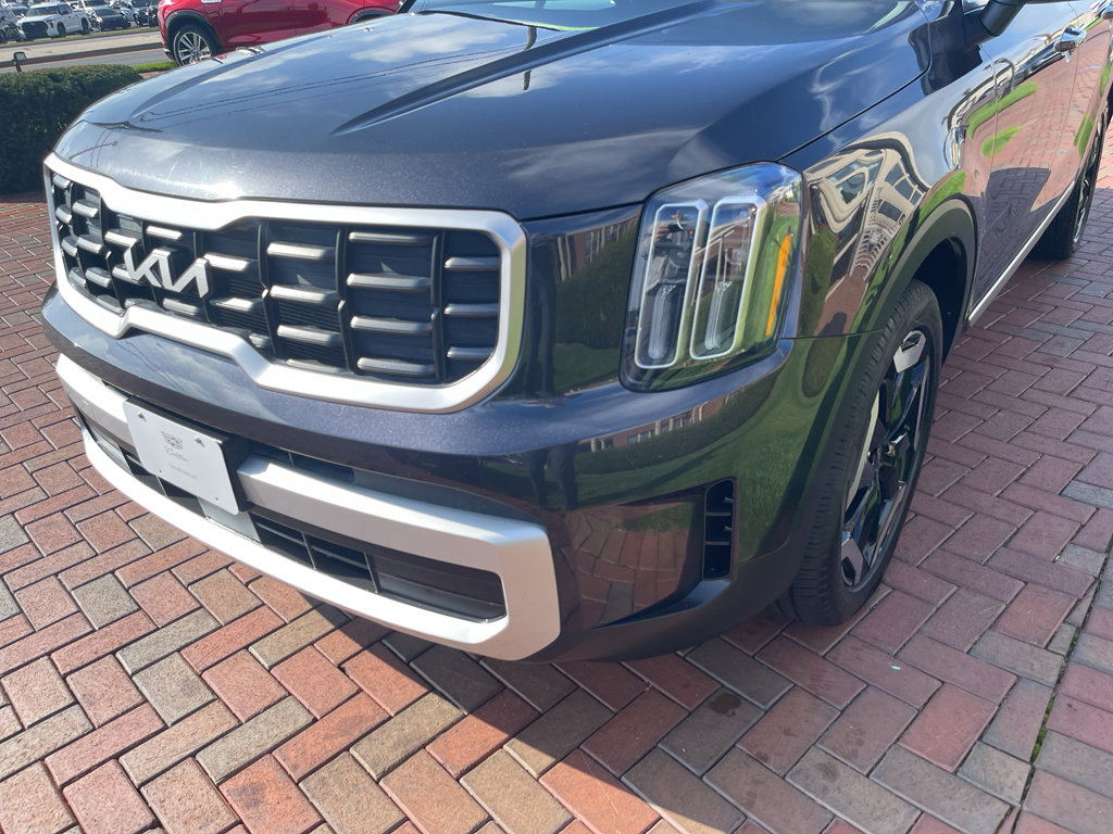 Used 2025 Kia Telluride S image 3
