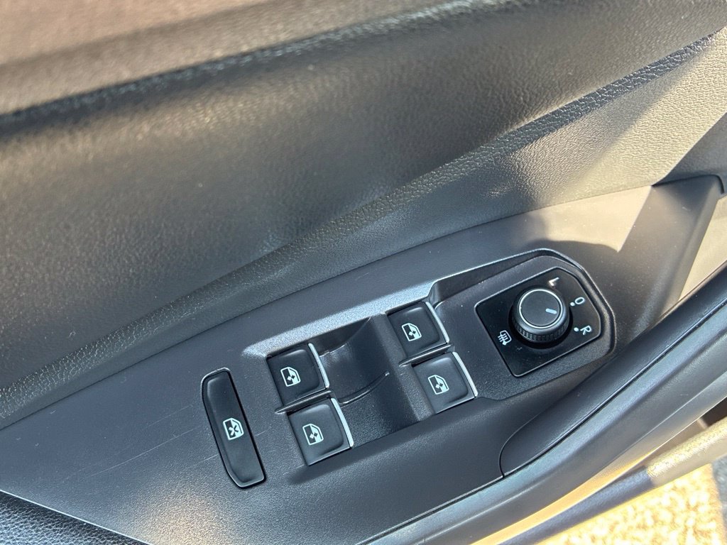 Used 2024 Volkswagen Jetta SE FWD image 30