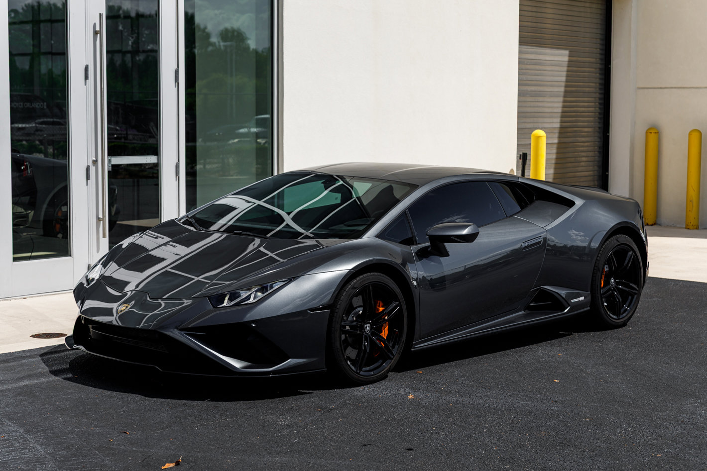 Used 2020 Lamborghini Huracan EVO RWD image 1