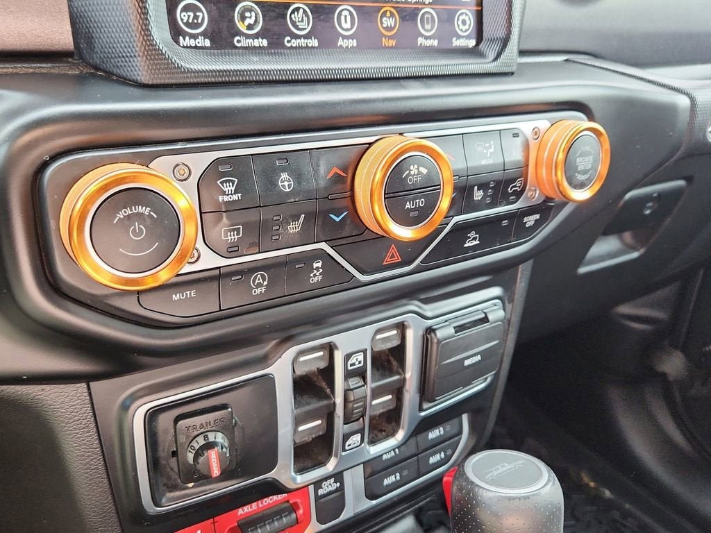 Used 2023 Jeep Gladiator Mojave w/ Cold Weather Group AWD/4WD image 27