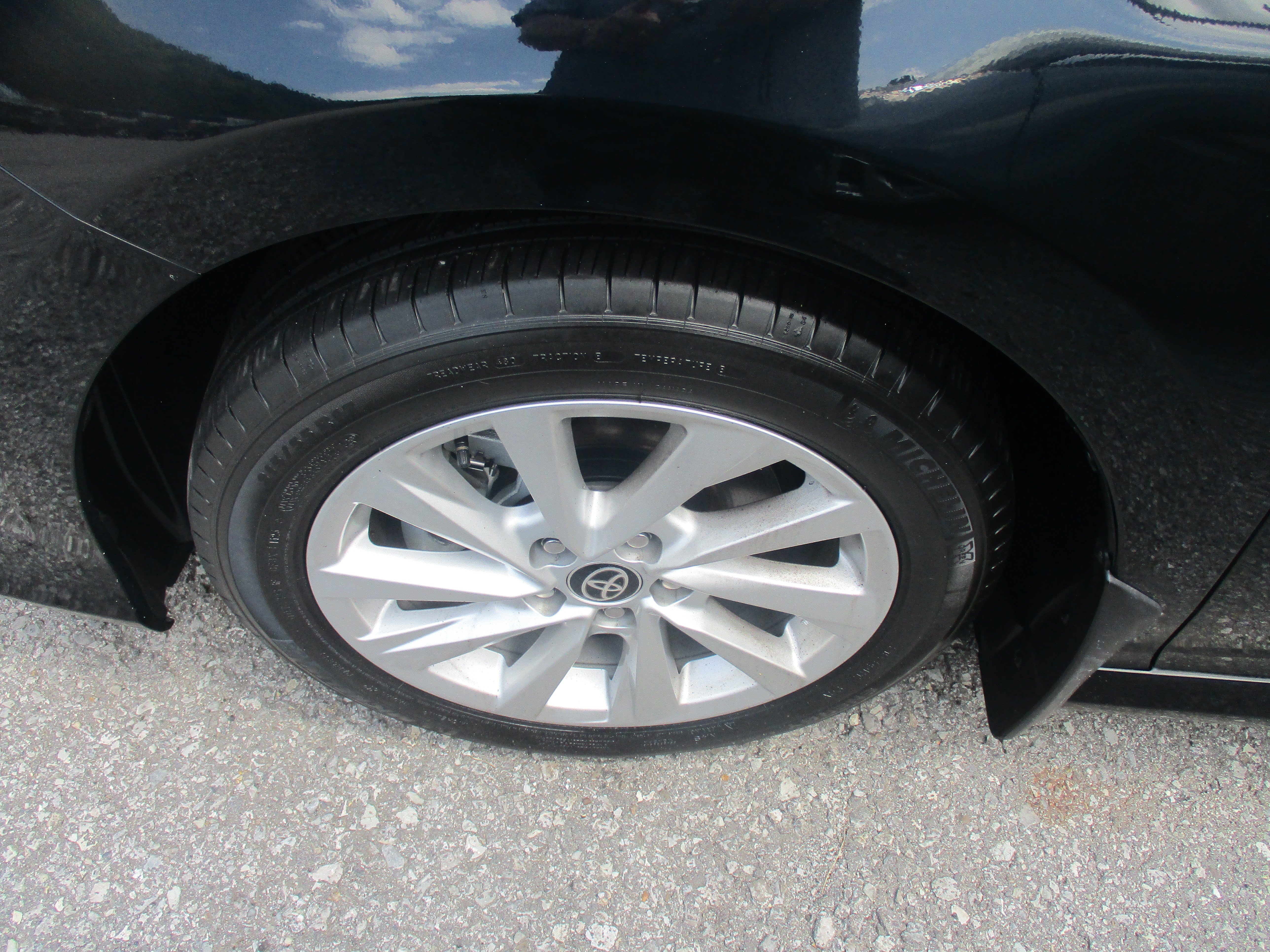 Used 2024 Toyota Camry LE FWD image 9