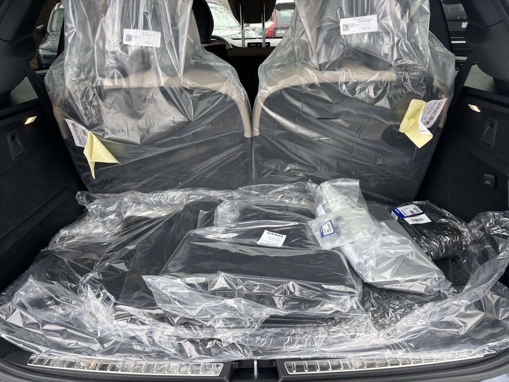 New 2026 Volvo XC90 B5 Plus image 9