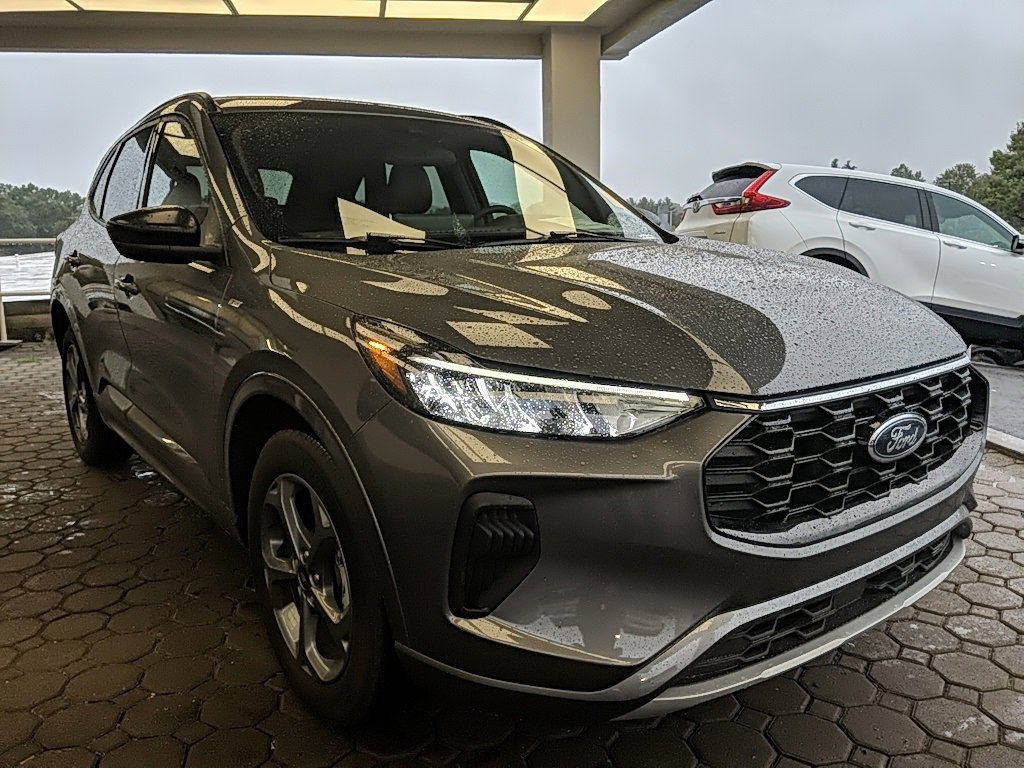 Certified 2023 Ford Escape ST-Line w/ Tech Pack #1 image 3