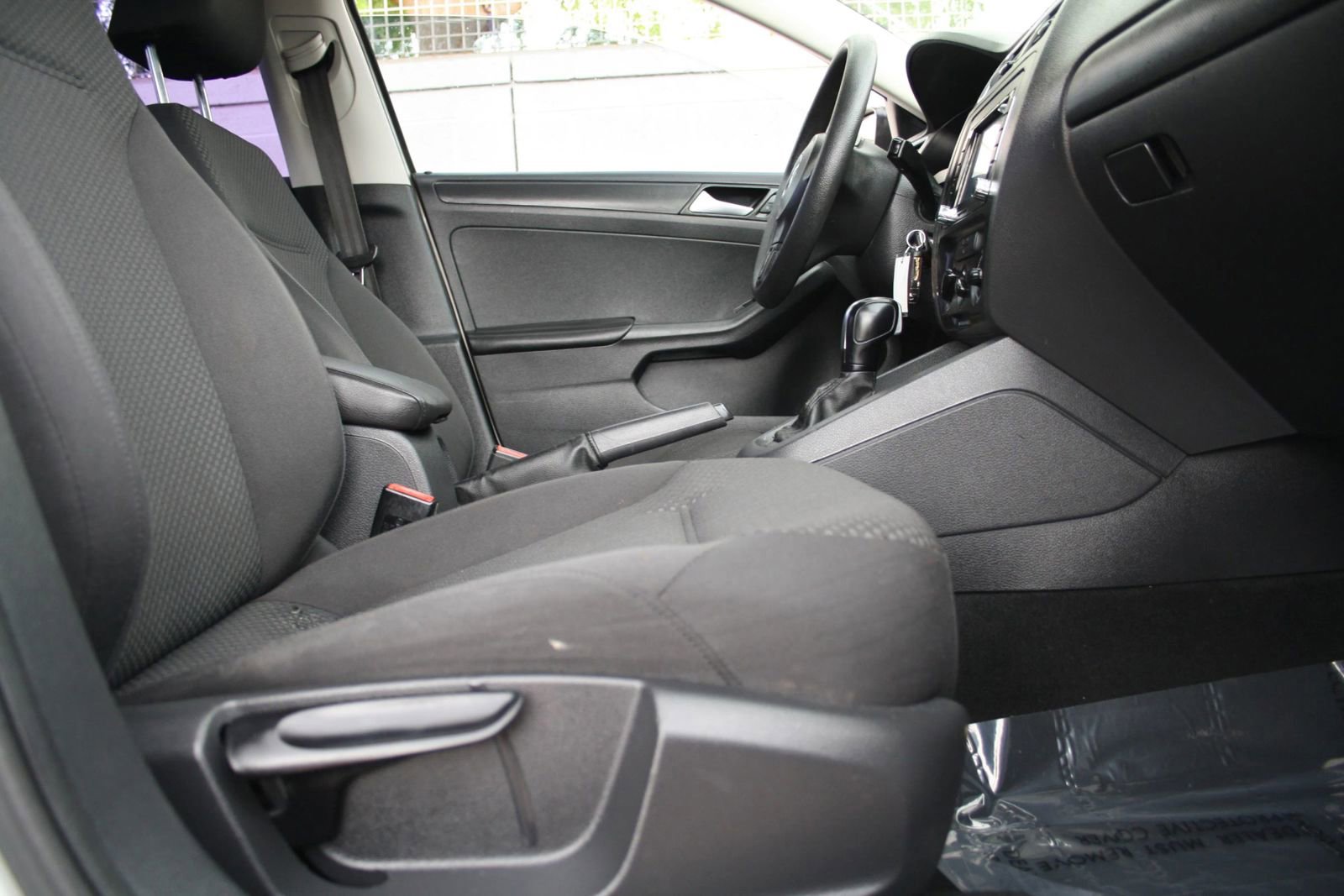 Used 2014 Volkswagen Jetta S image 8