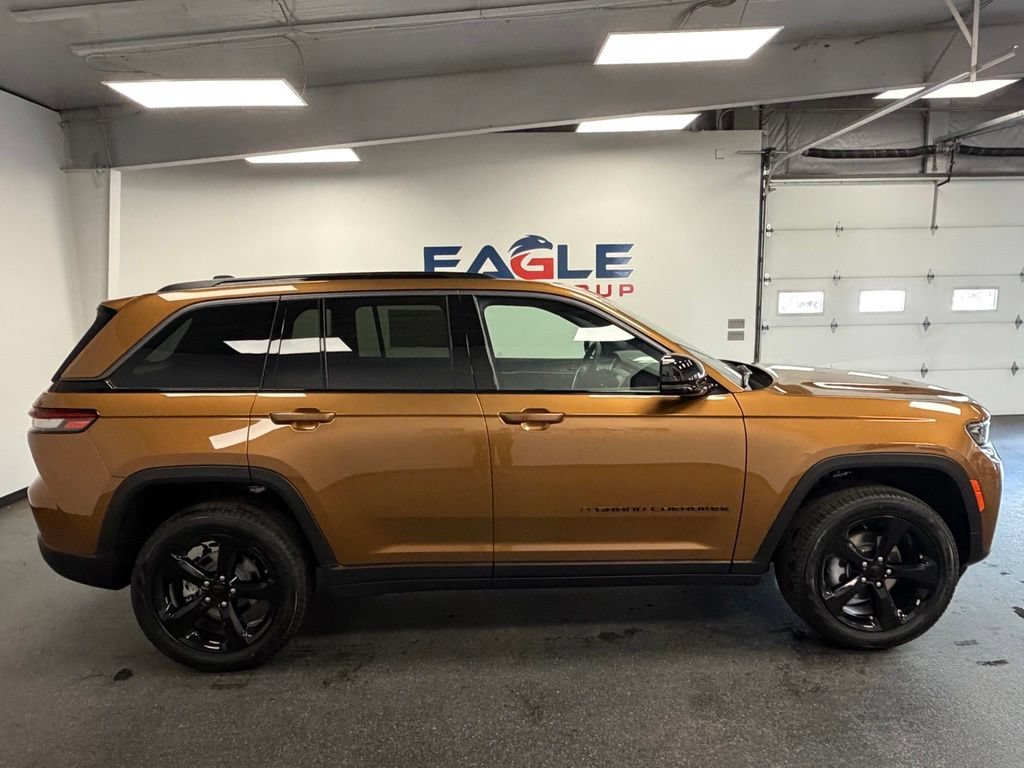 New 2026 Jeep Grand Cherokee Limited AWD/4WD image 9