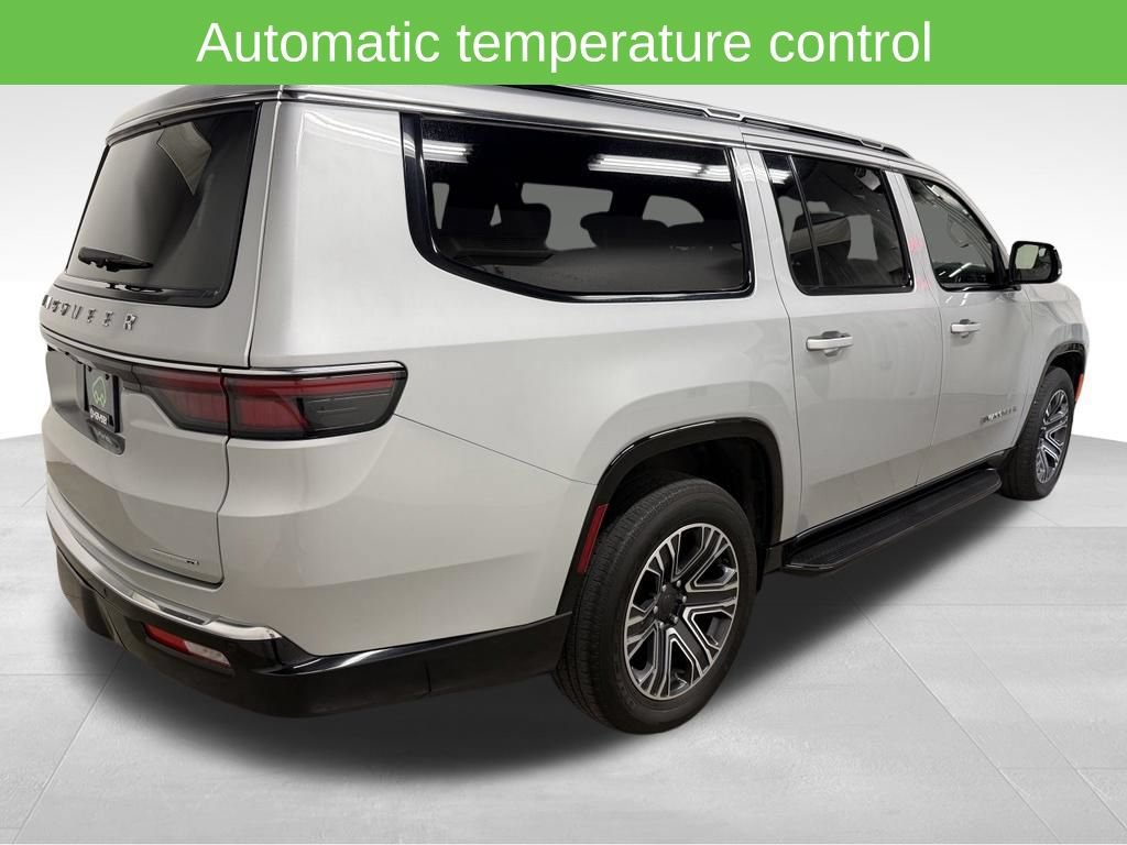 Used 2024 Jeep Wagoneer L Series II w/ Flexible Seating Group AWD/4WD image 4