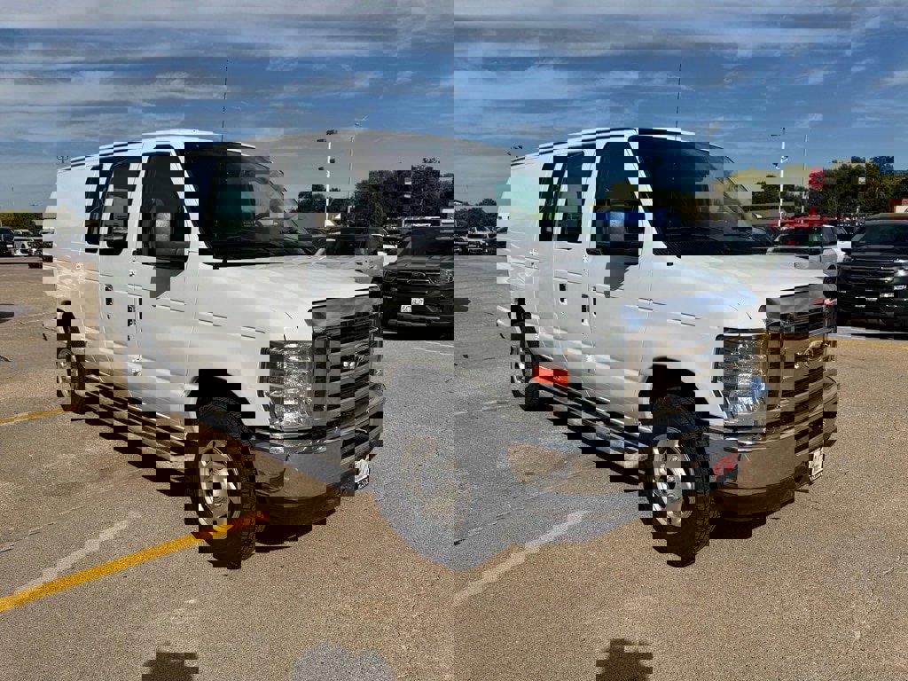 Used 2014 Ford E-250 and Econoline 250 w/ Power Group image 11