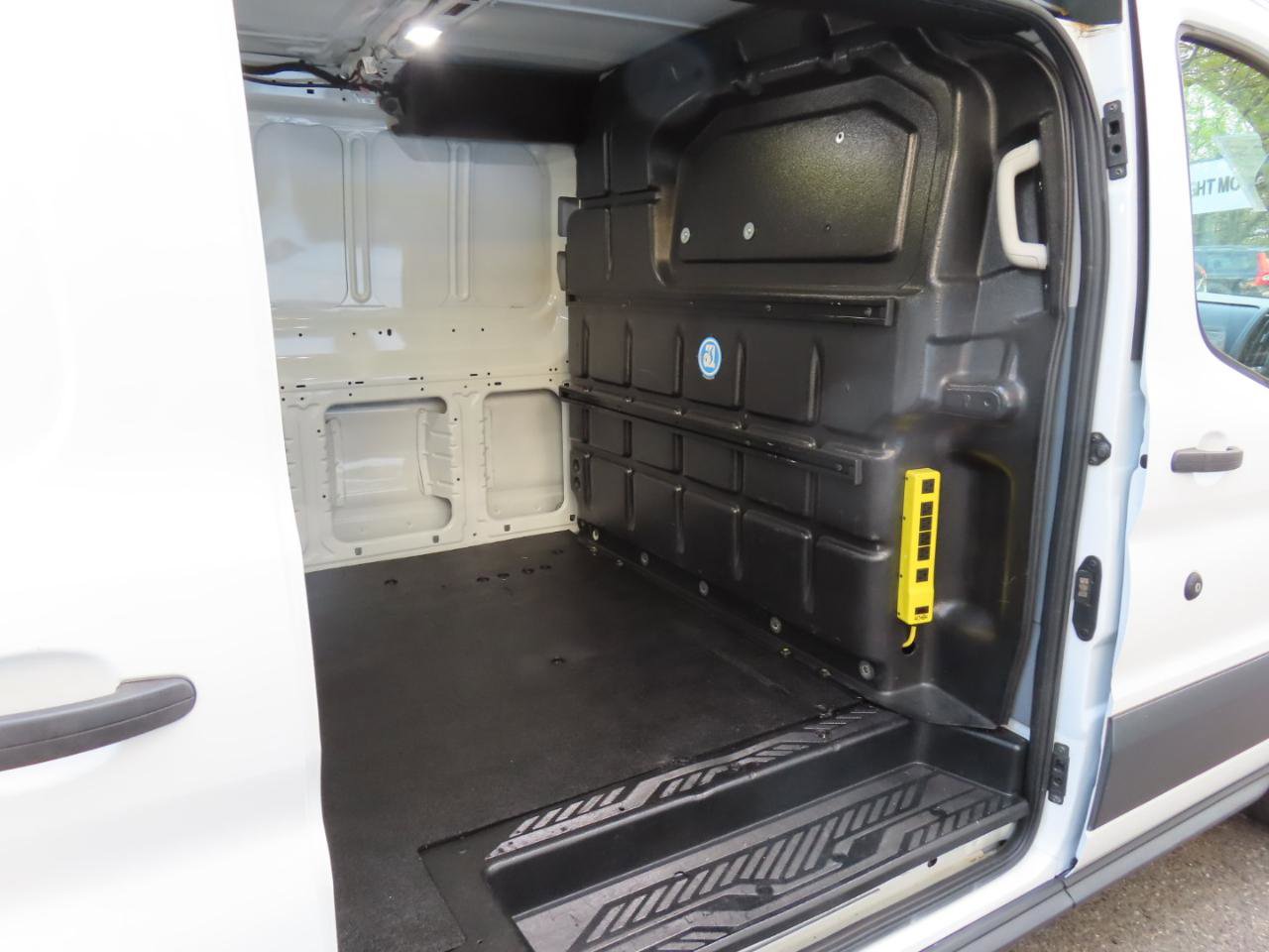 Used 2018 Ford Transit 250 130 Low Roof RWD image 15