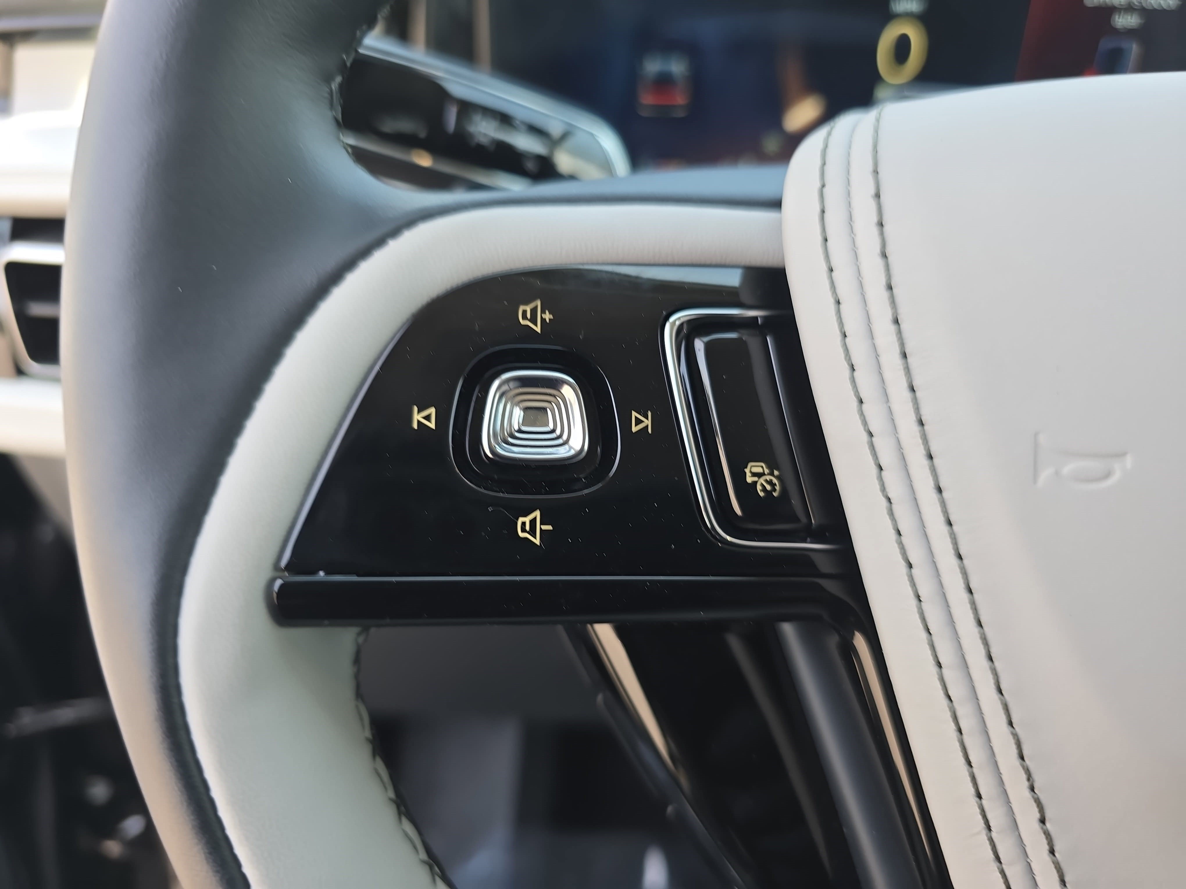 New 2026 Lincoln Aviator Reserve AWD/4WD image 17