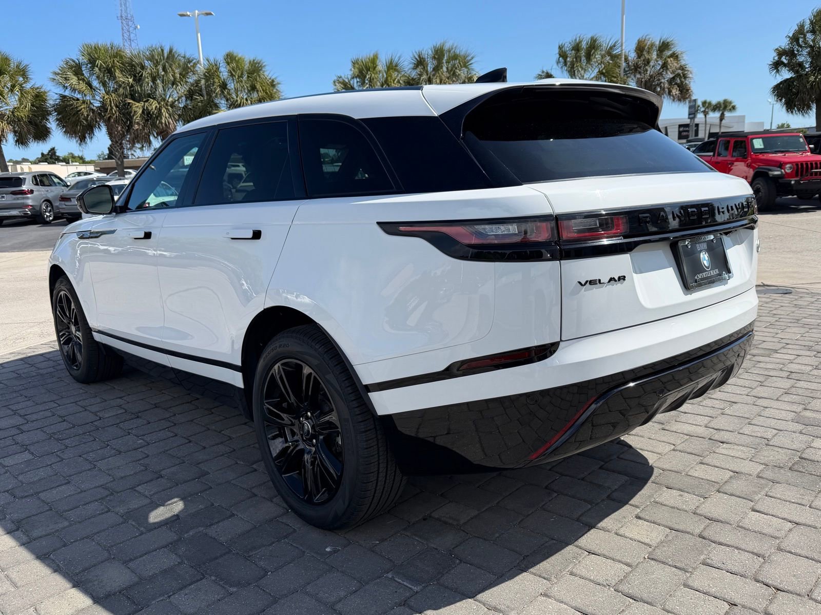 Used 2022 Land Rover Range Rover Velar R-Dynamic S image 11