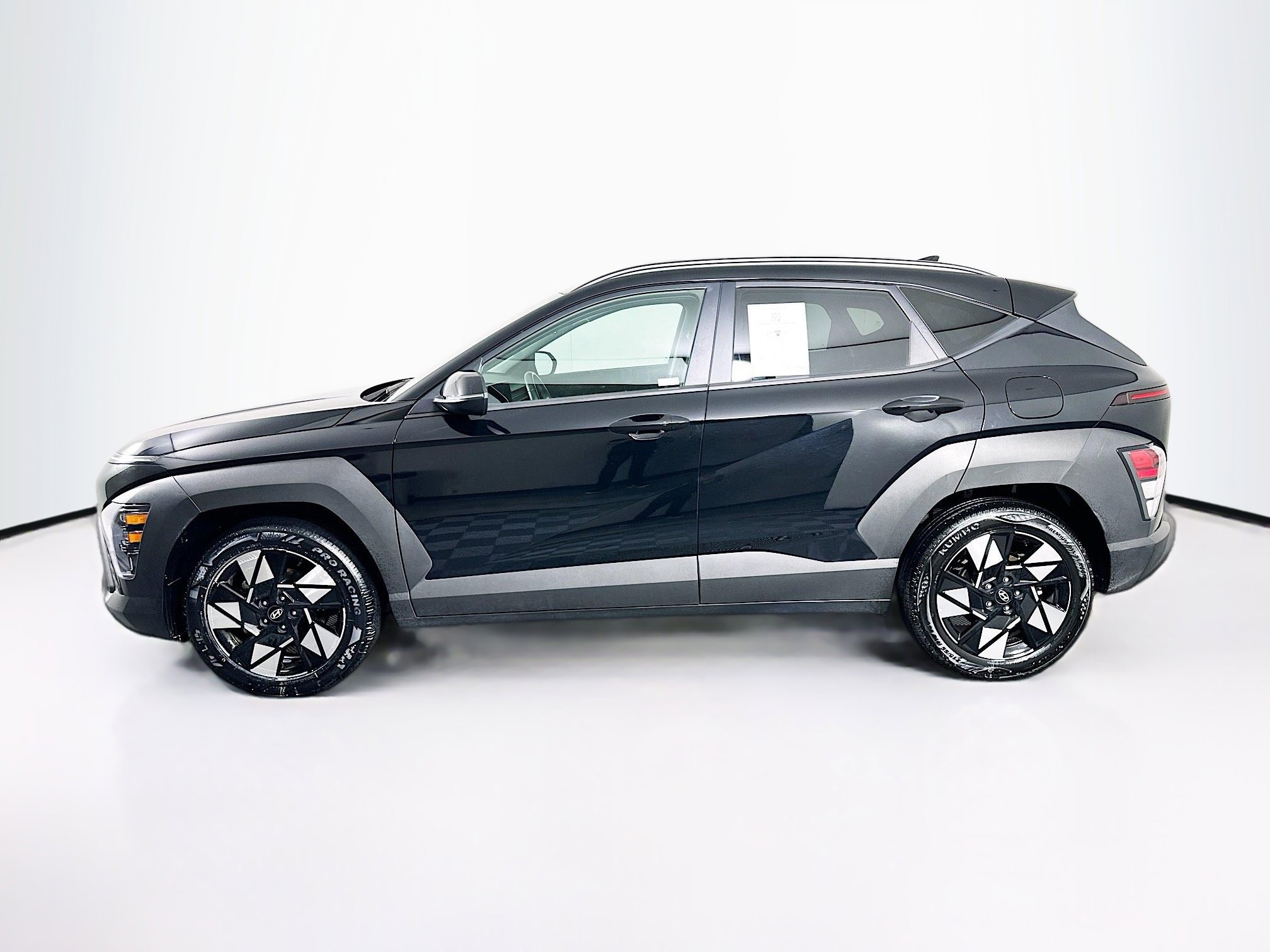 Used 2025 Hyundai Kona SEL image 4