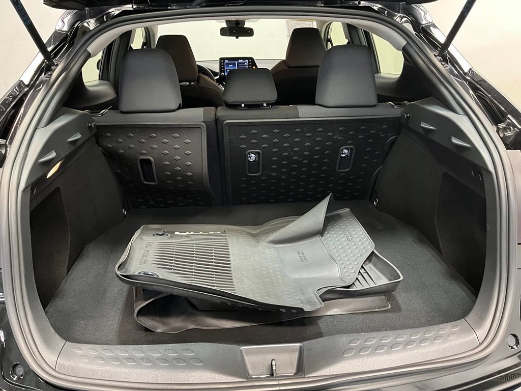Used 2020 Toyota C-HR LE FWD image 19
