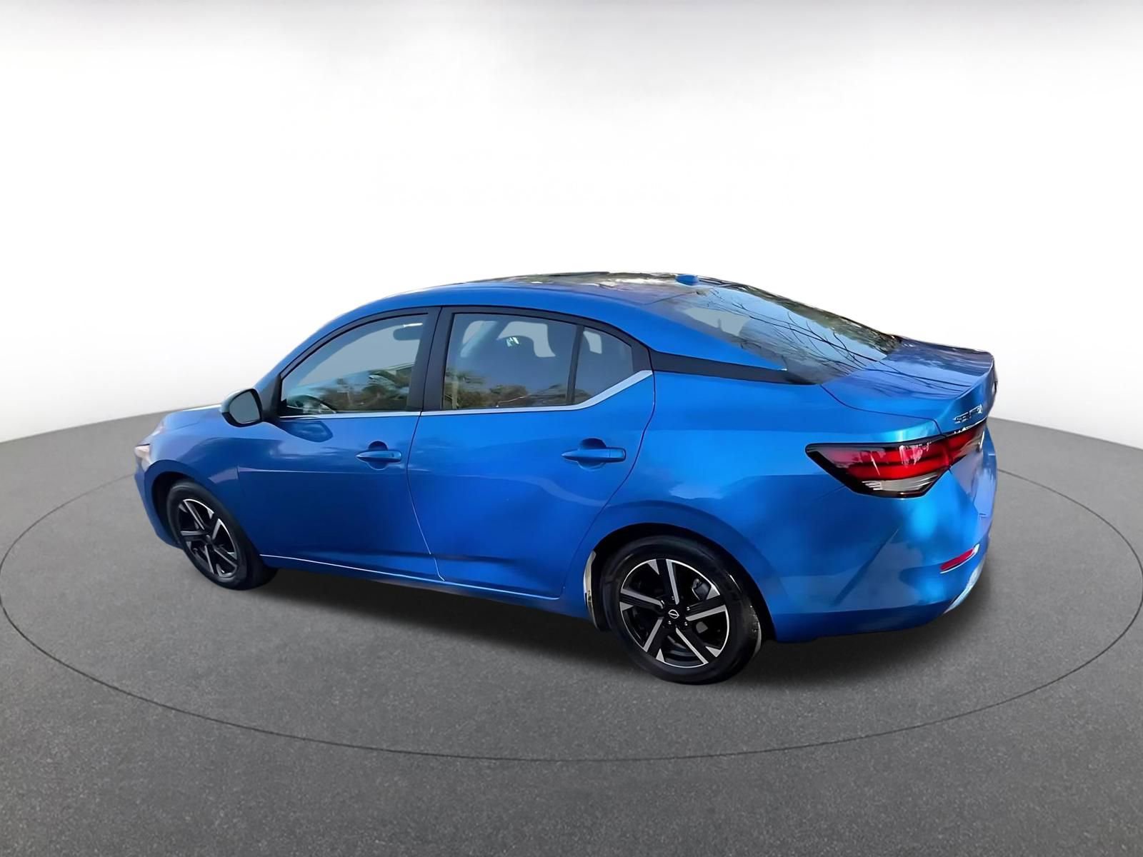 Used 2025 Nissan Sentra SV image 10