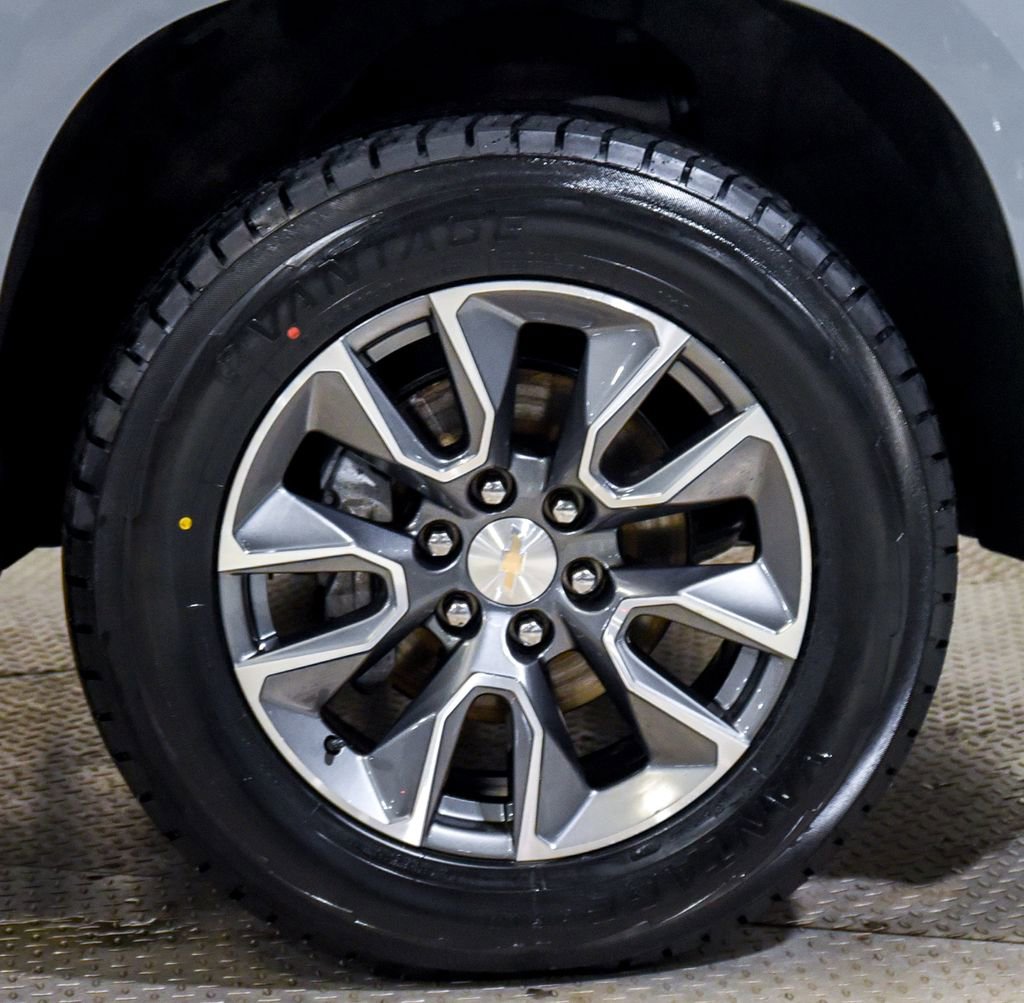 Used 2024 Chevrolet Silverado 1500 LT AWD/4WD image 16