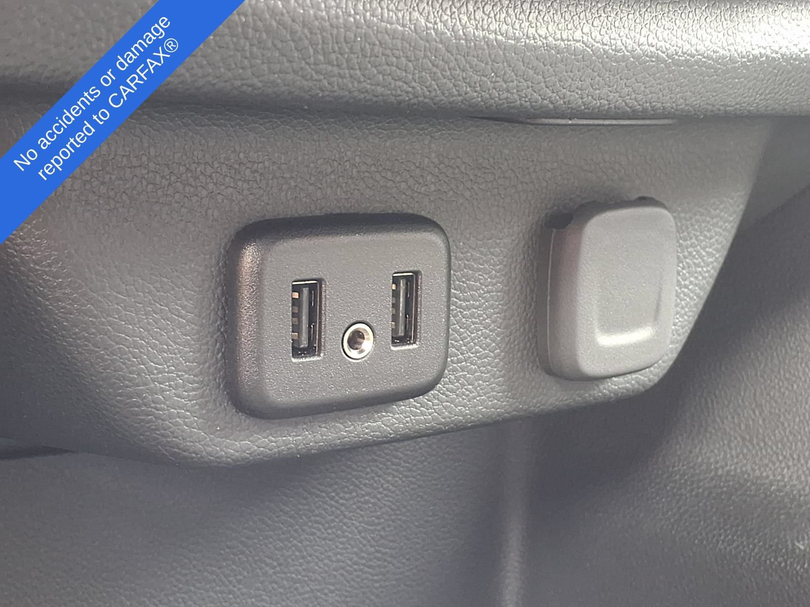 Used 2023 Chevrolet Traverse LT FWD image 25