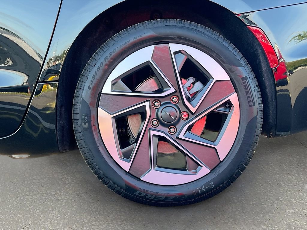 New 2027 Chrysler Pacifica Limited FWD image 32