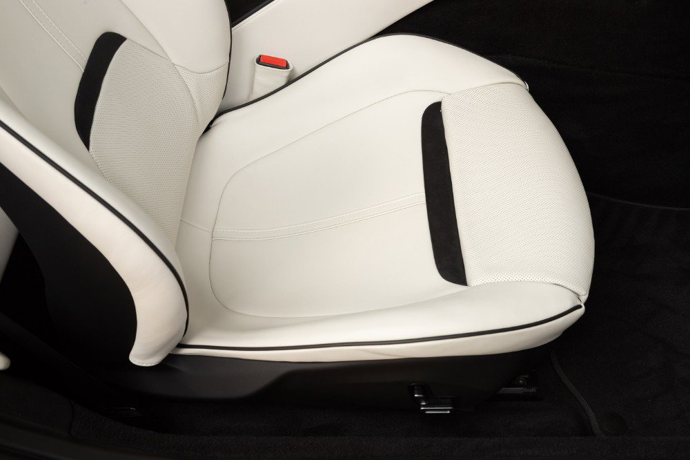 Used 2024 Ferrari Roma Spider image 65