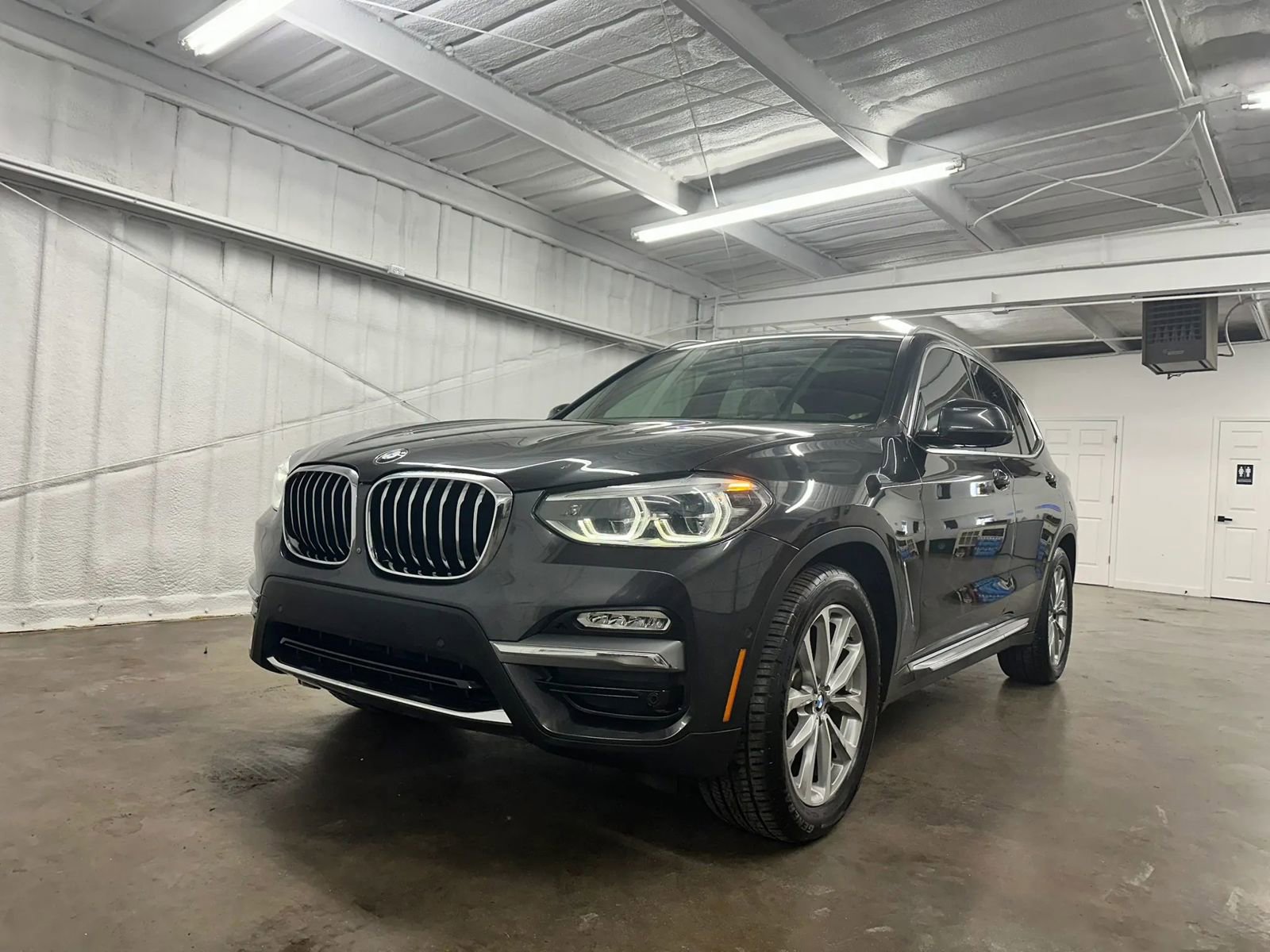 Used 2019 BMW X3 xDrive30i w/ Executive Package AWD/4WD image 11