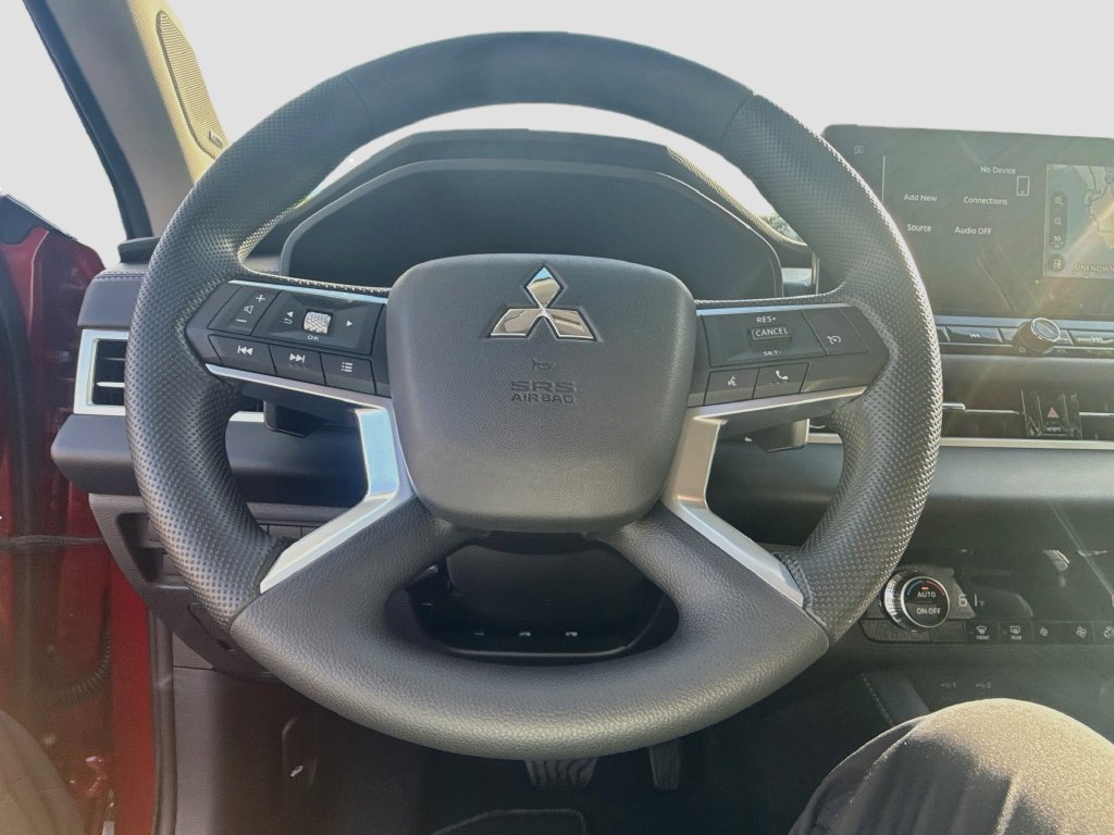 New 2026 Mitsubishi Outlander ES FWD image 11