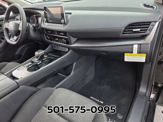 Used 2026 Nissan Rogue SV FWD image 17