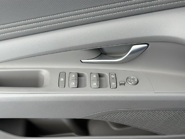 Certified 2026 Hyundai Elantra Sport FWD image 18