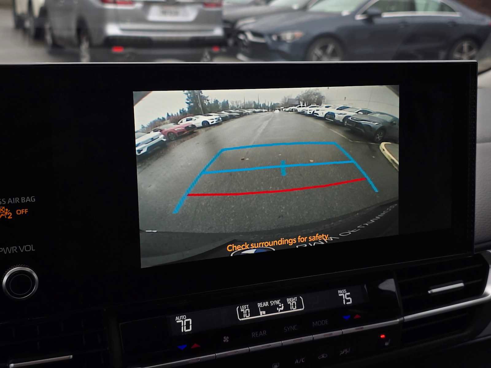 Used 2025 Toyota Sienna XLE image 33