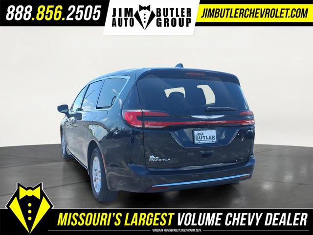 Used 2024 Chrysler Pacifica Touring-L FWD video 2