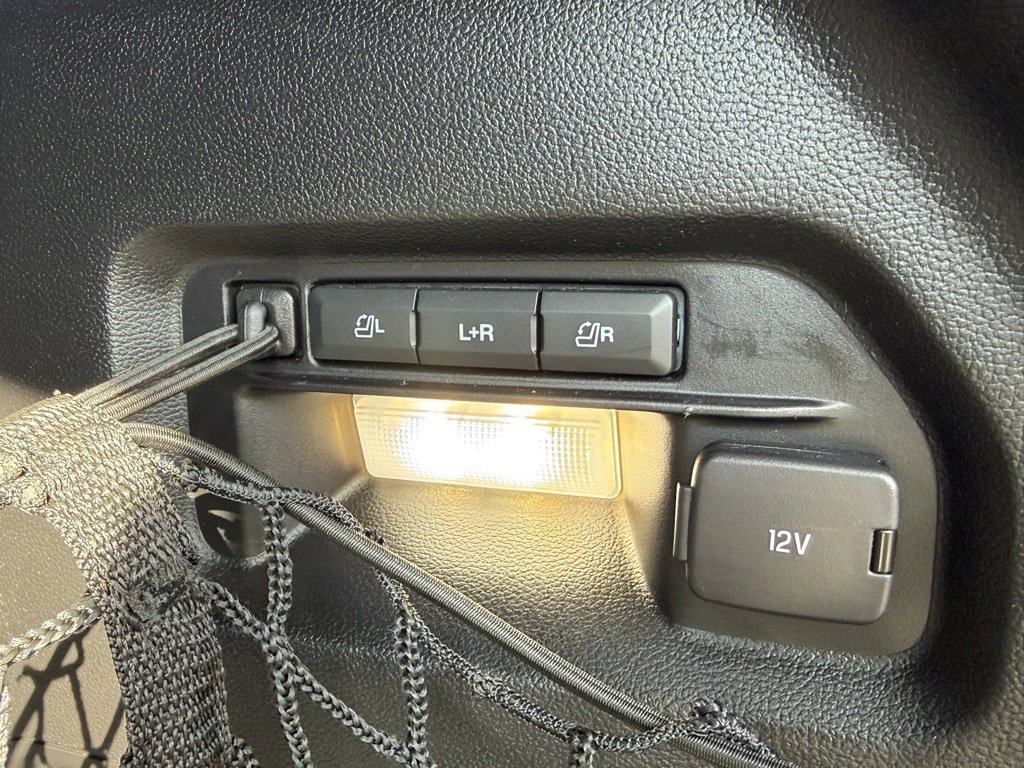 Used 2020 Ford Explorer Platinum image 12