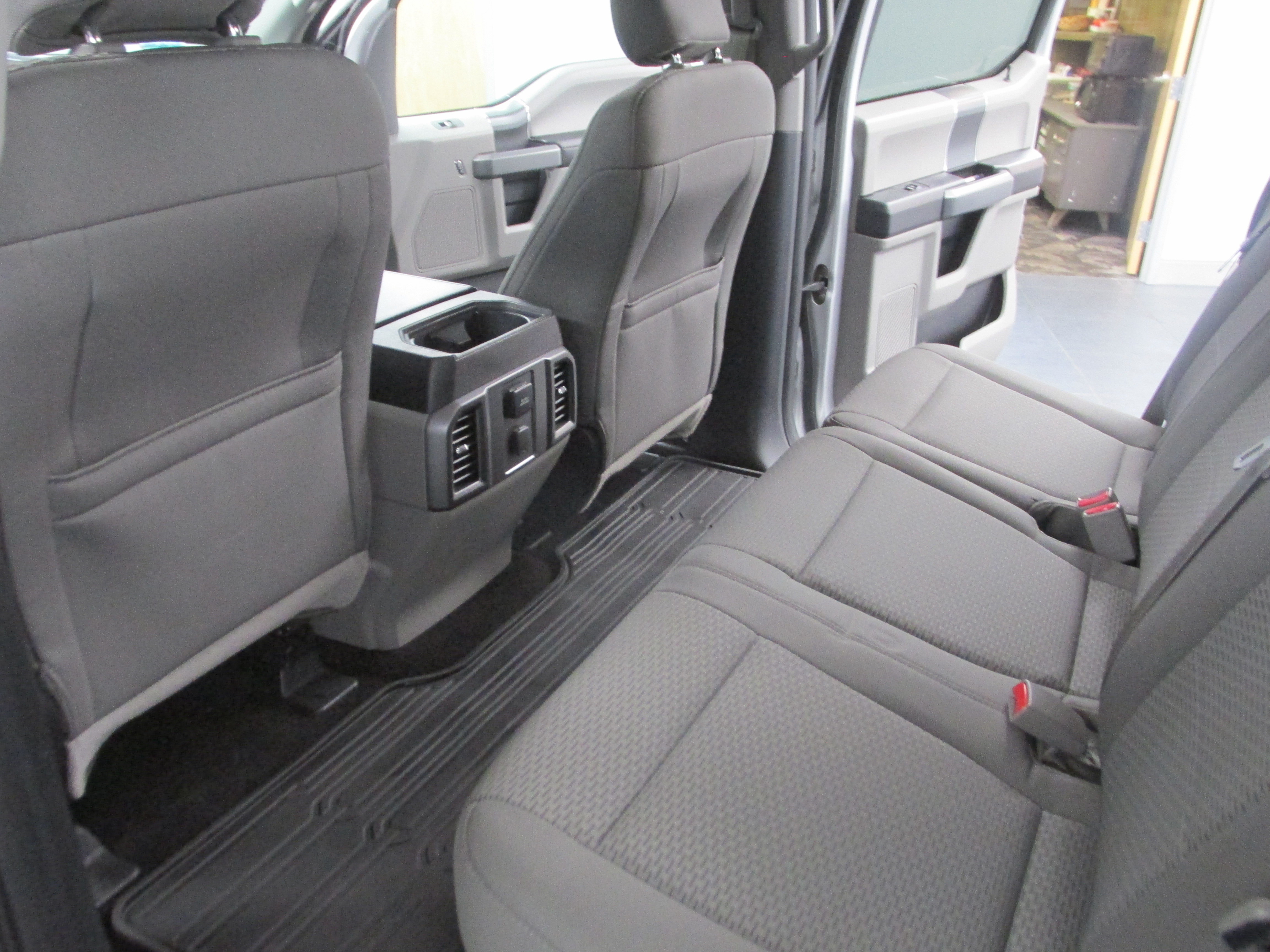 Used 2016 Ford F150 XLT w/ Equipment Group 302A Luxury AWD/4WD image 23