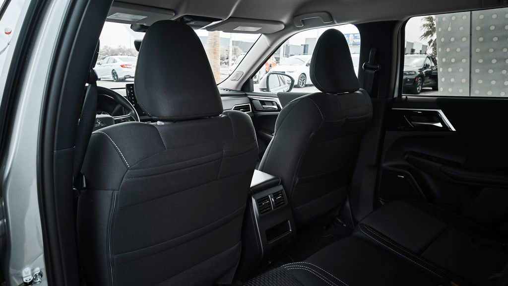 New 2026 Mitsubishi Outlander ES FWD image 18