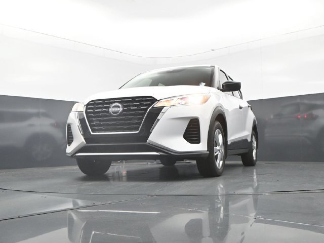 Certified 2025 Nissan Kicks Play S FWD image 34
