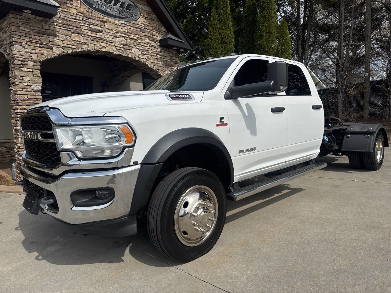 Used 2020 RAM 5500 Tradesman w/ Chrome Appearance Group image 2