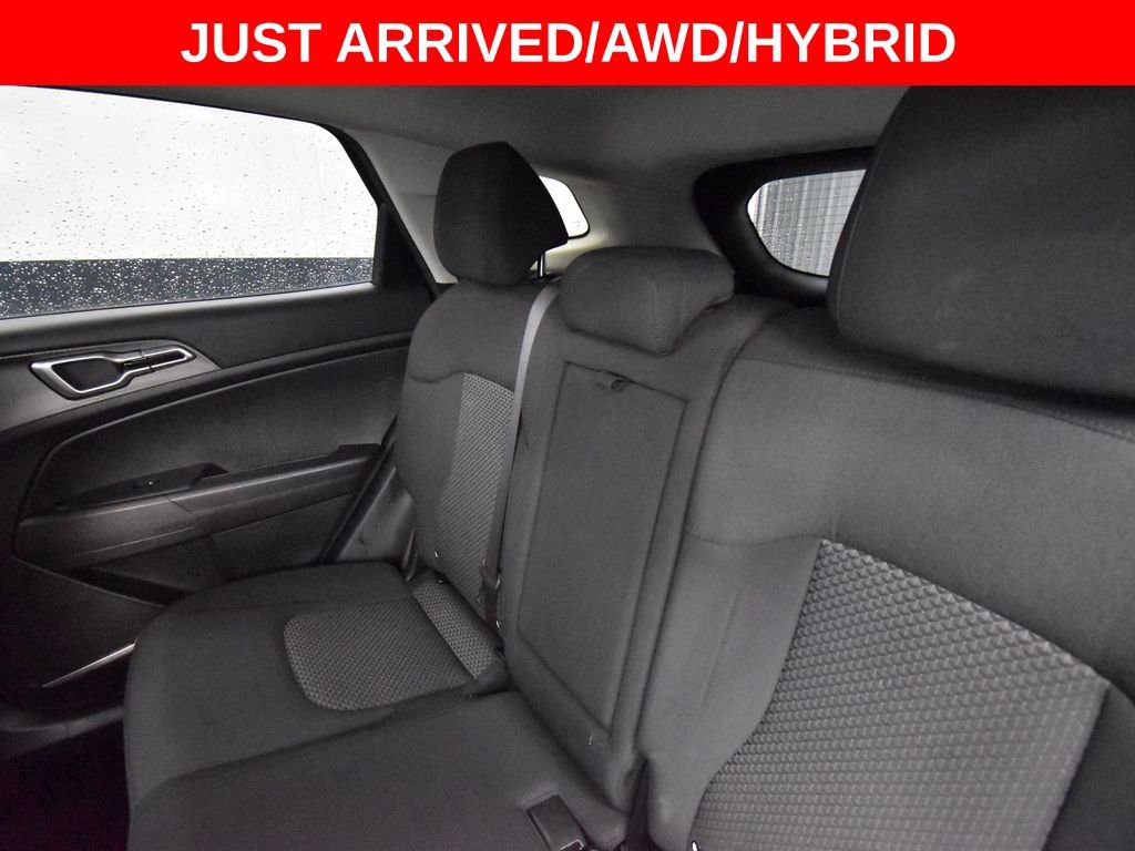 Used 2023 Kia Sportage LX AWD/4WD image 12