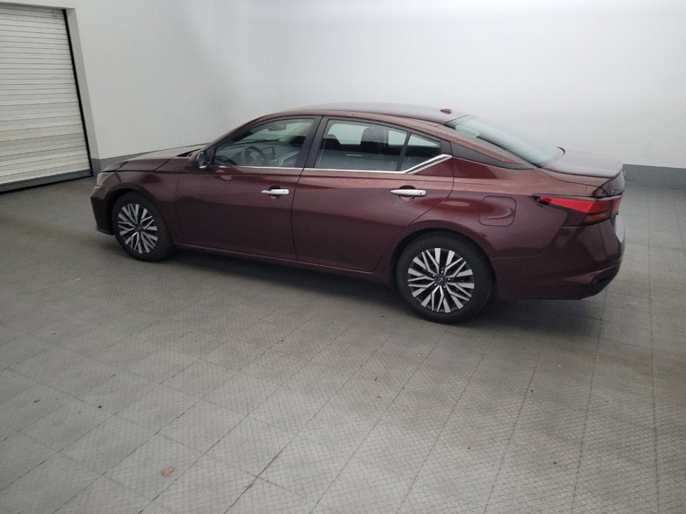 Used 2023 Nissan Altima 2.5 SV image 3
