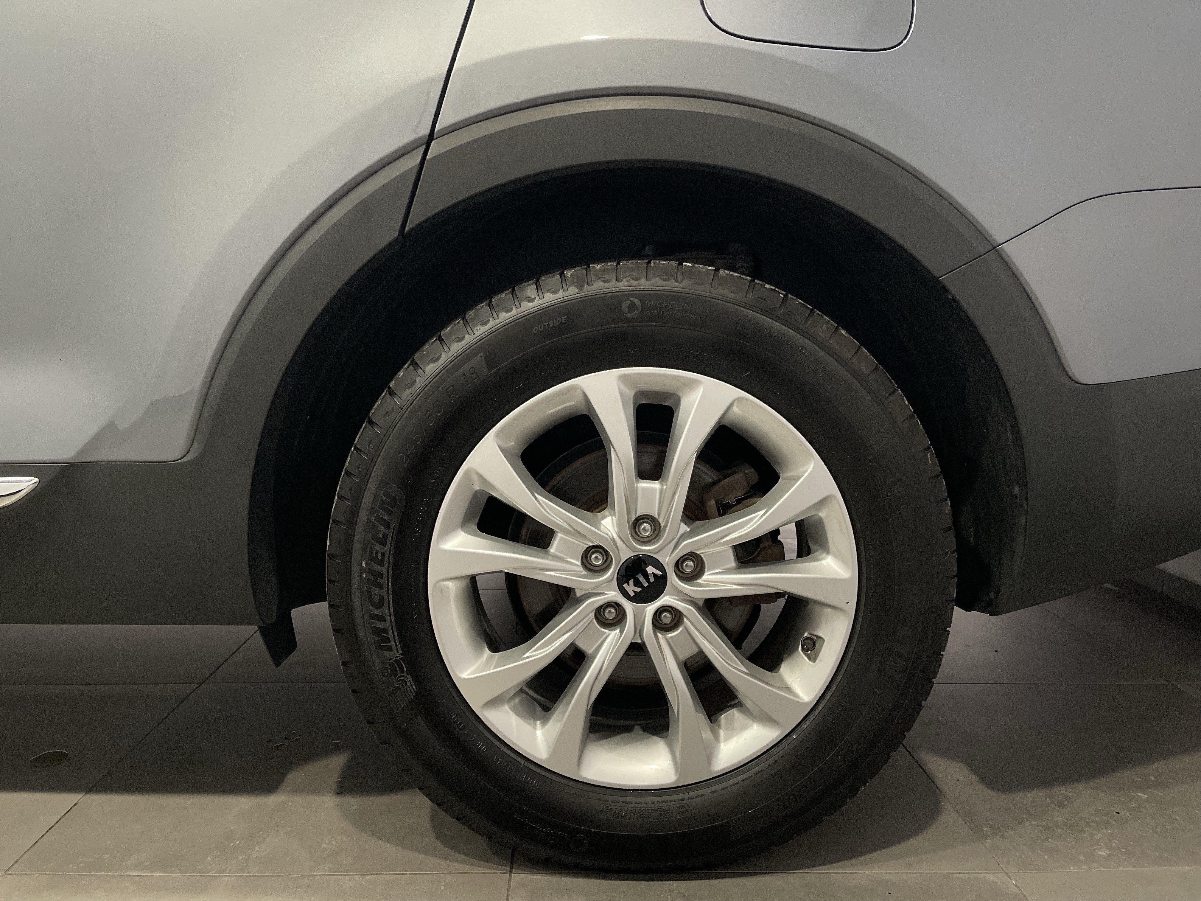 Used 2020 Kia Telluride LX AWD/4WD image 8