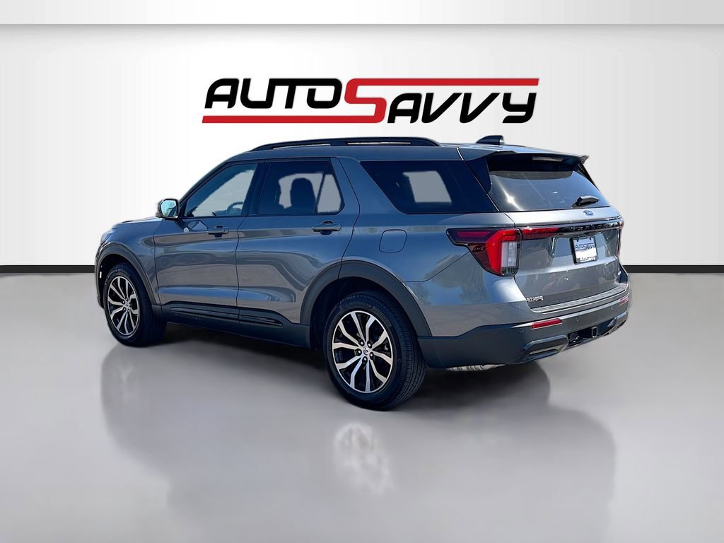 Used 2025 Ford Explorer ST-Line AWD/4WD image 5