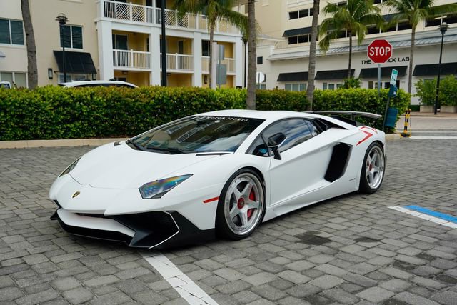 Used 2016 Lamborghini Aventador LP 750-4 Superveloce AWD/4WD image 2