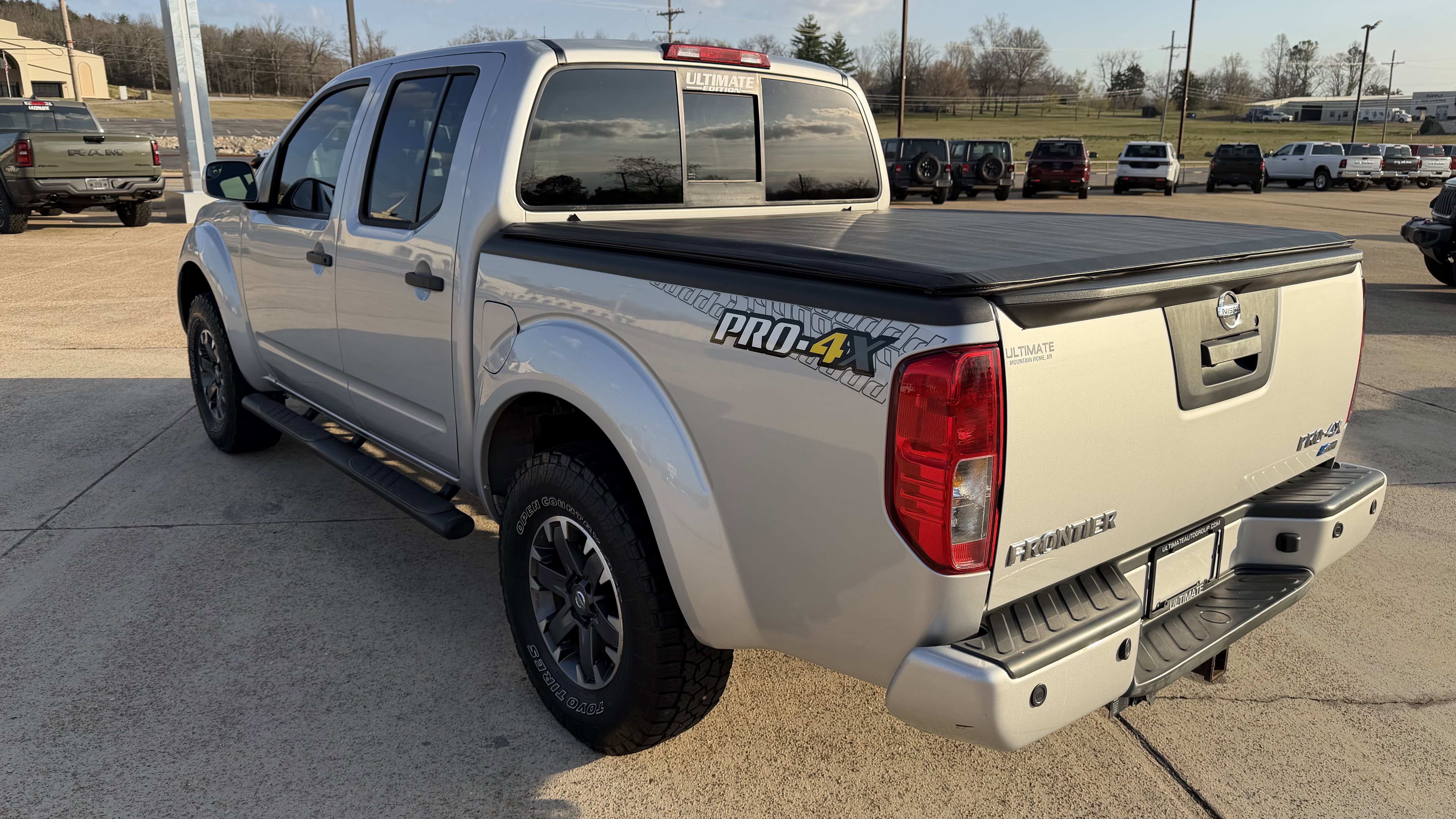 Used 2019 Nissan Frontier PRO-4X image 6