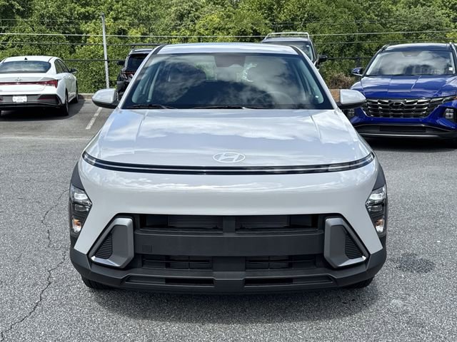 Certified 2025 Hyundai Kona SE image 2