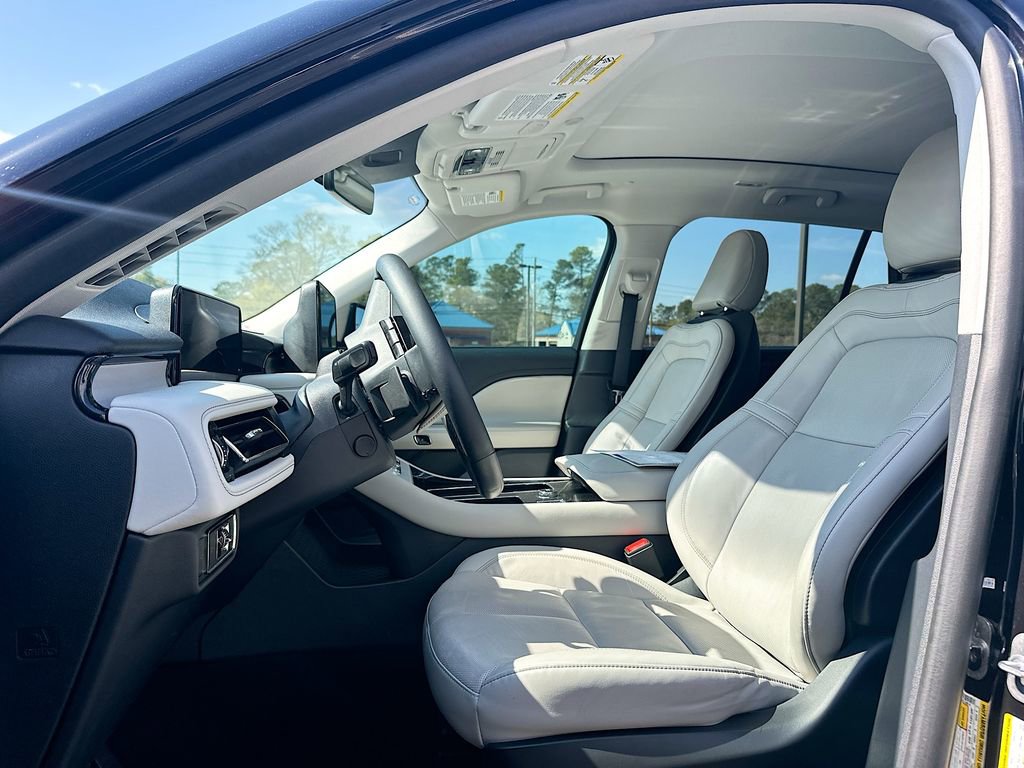 Certified 2025 Lincoln Aviator Reserve w/ Illumination Package image 8