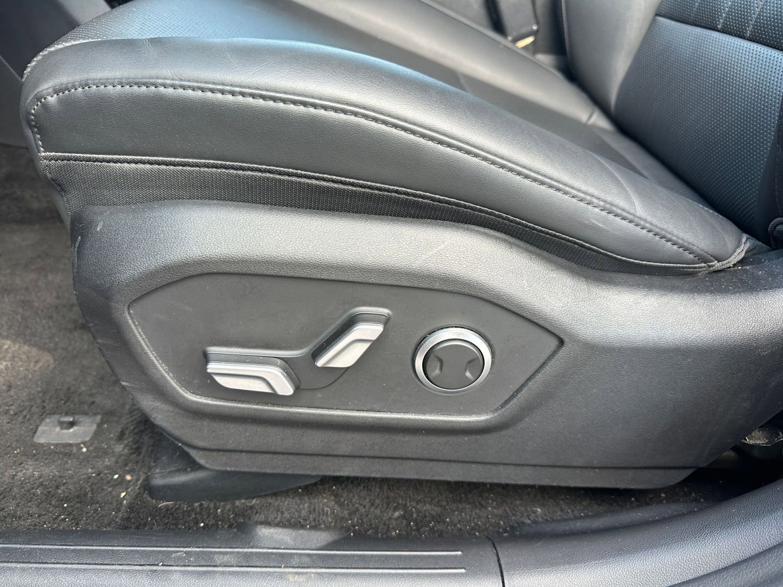 Used 2025 Hyundai Santa Fe SEL image 23