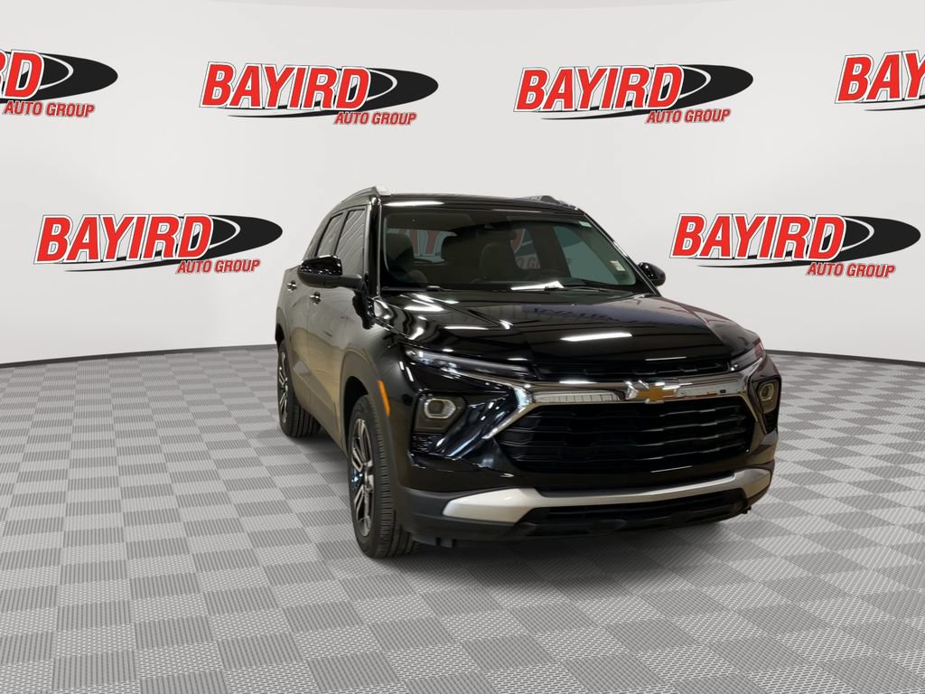 Used 2026 Chevrolet TrailBlazer LT w/ LT Cold Weather Package FWD image 3