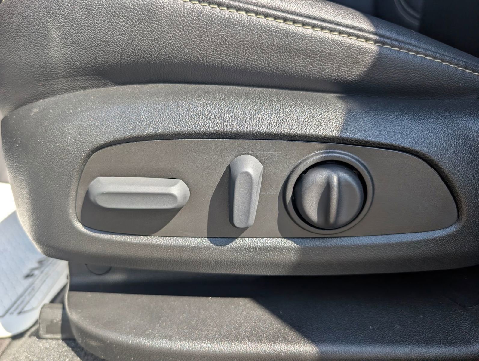 Used 2023 Chevrolet Traverse LT w/ LT Premium Package image 12