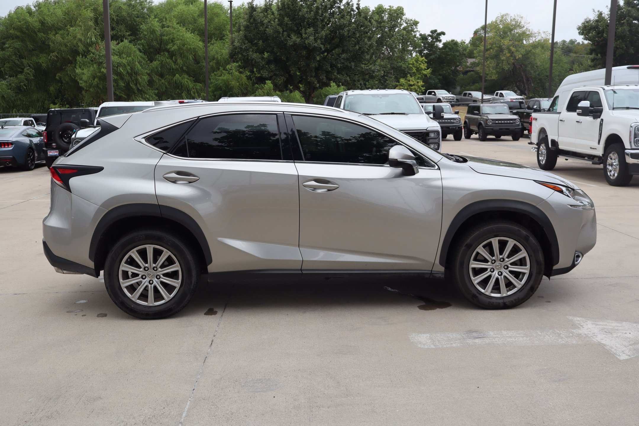 Used 2017 Lexus NX 200t FWD image 3
