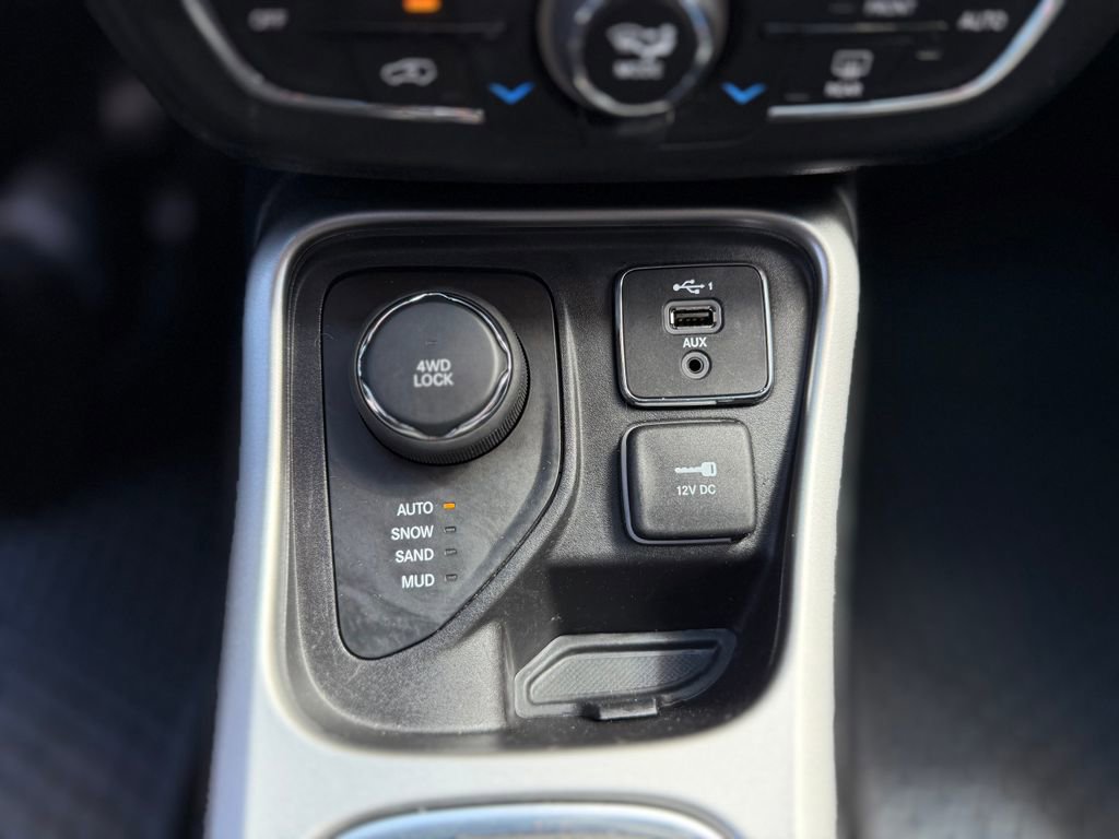 Used 2021 Jeep Compass Latitude w/ Convenience Group AWD/4WD image 20