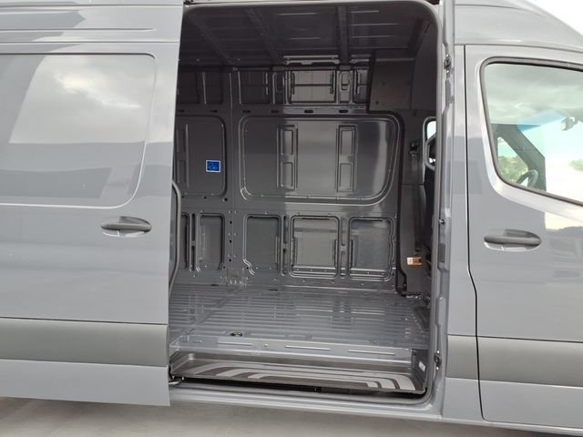New 2025 Mercedes-Benz Sprinter 2500 image 23