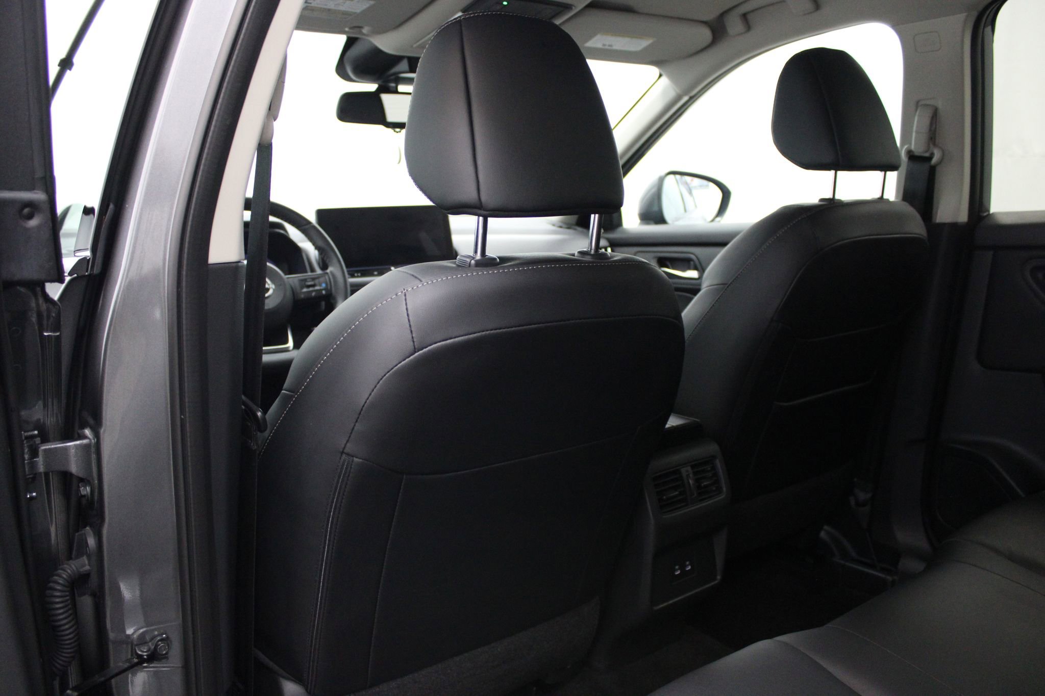 Used 2024 Nissan Rogue SL image 16