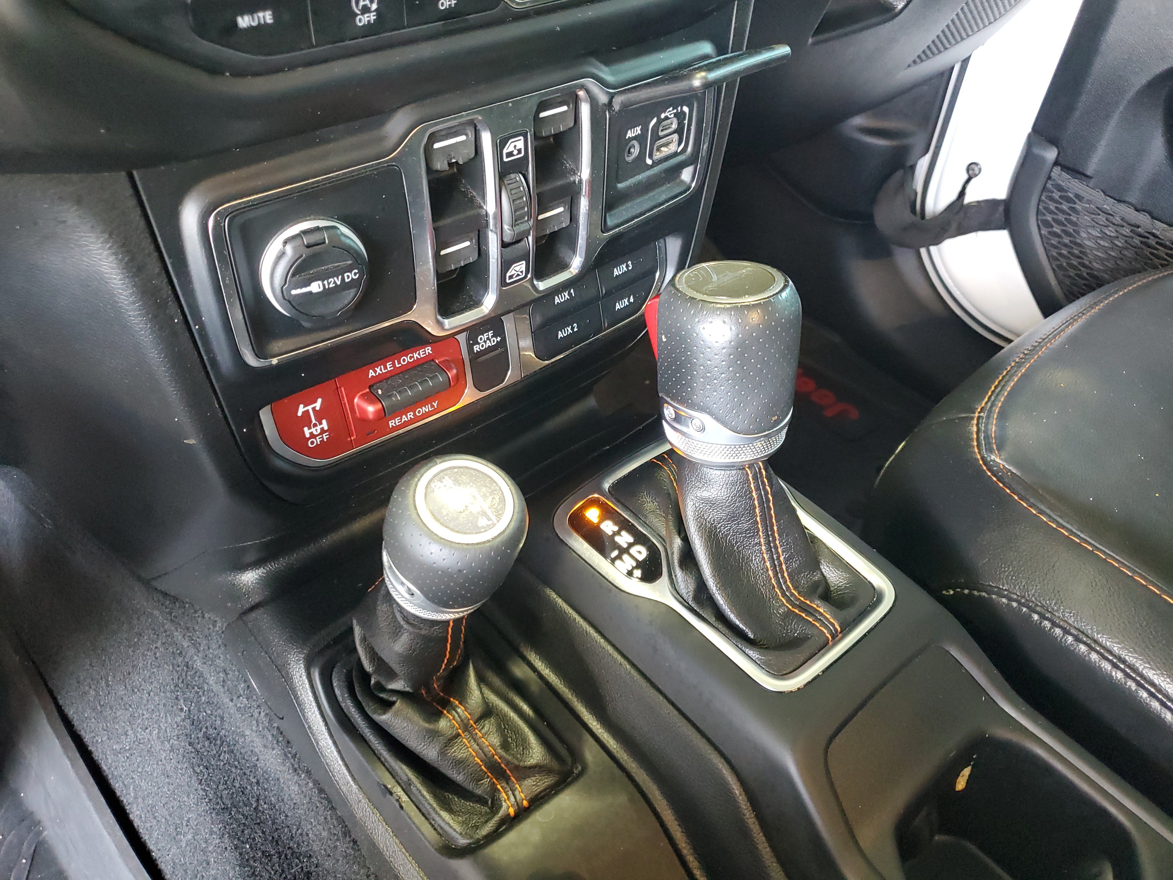 Used 2023 Jeep Gladiator Mojave w/ LED Lighting Group AWD/4WD image 29